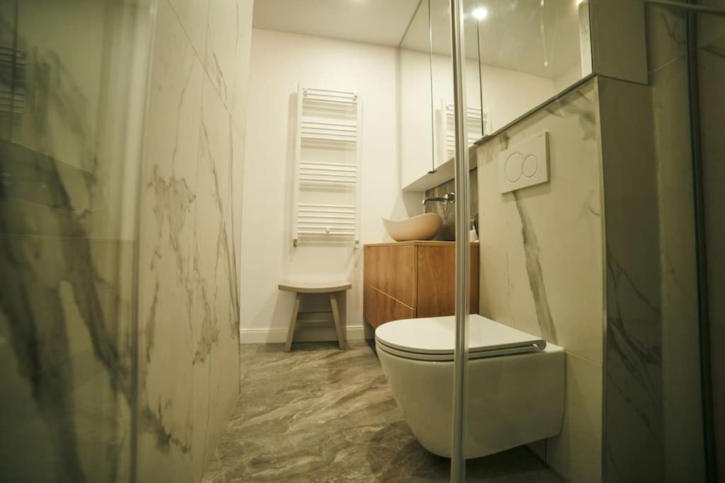 Ultracentral Two Rooms Apartment In Bucareste Exterior foto