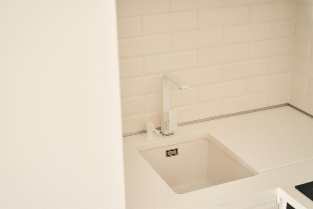 Ultracentral Two Rooms Apartment In Bucareste Exterior foto